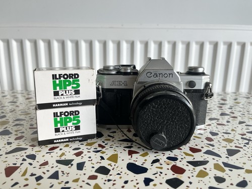 Canon slr 35mm with 50mm - 35mm,