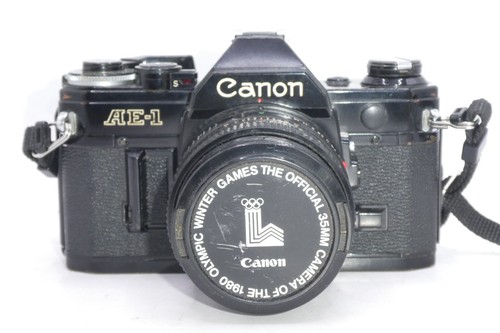 Canon black slr 35mm - ae-1,